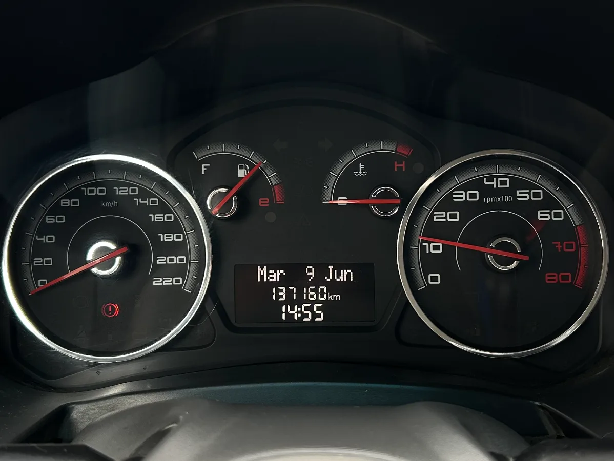 Fiat Grand Siena 2013 — foto 10