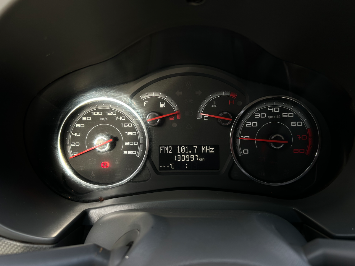 Fiat Palio Essence 2015 — foto 10
