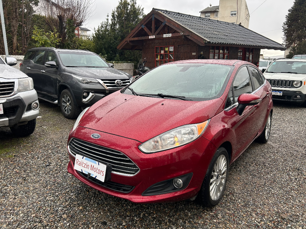 Ford Fiesta Titanium sedan 2016 — foto 2