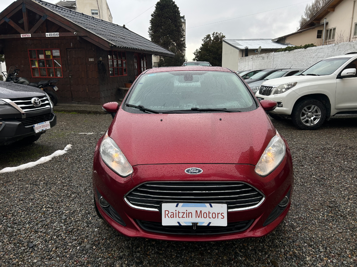Ford Fiesta Titanium sedan 2016 — foto 3