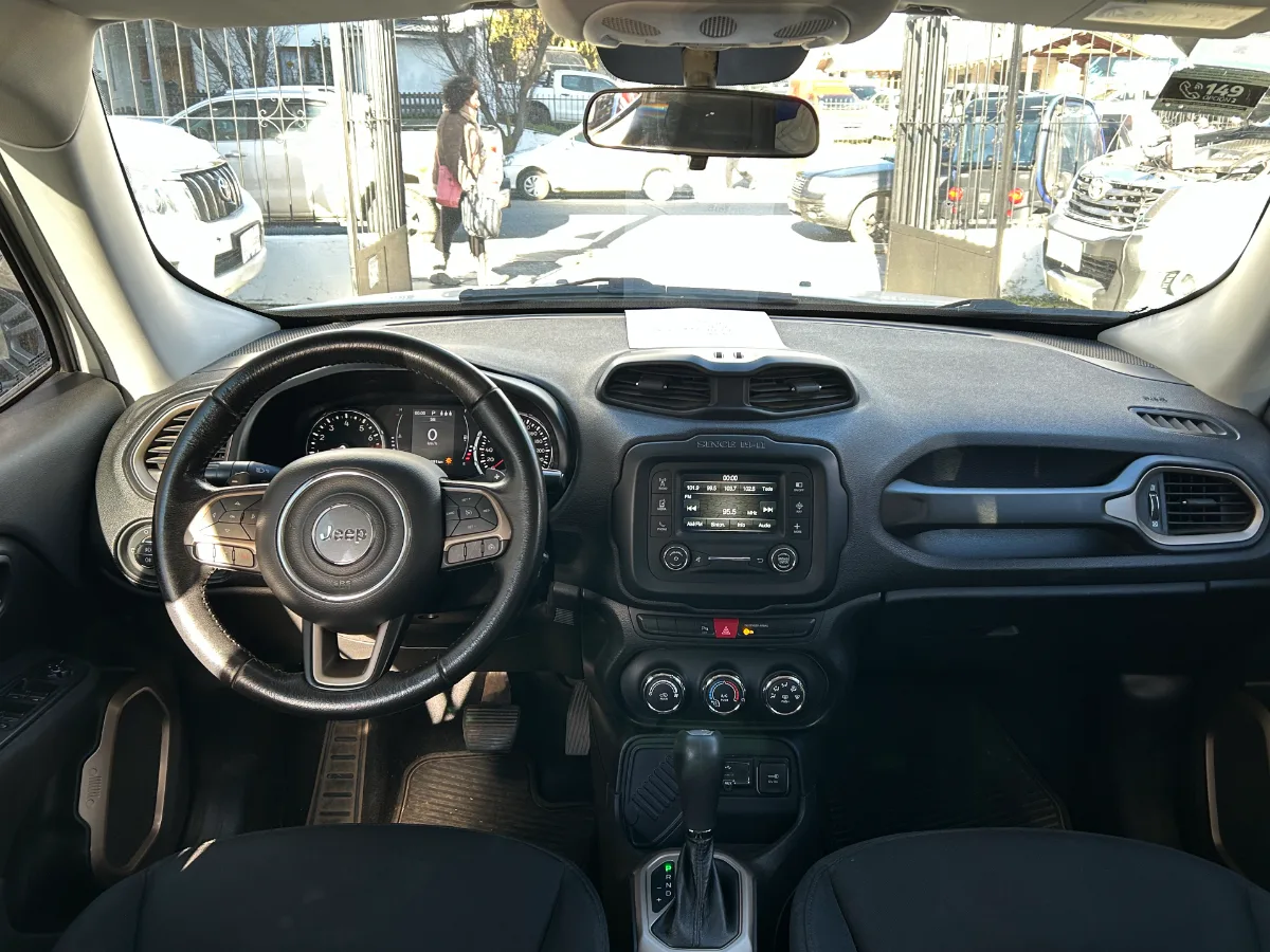 Jeep Renegade Sport 2018 — foto 8