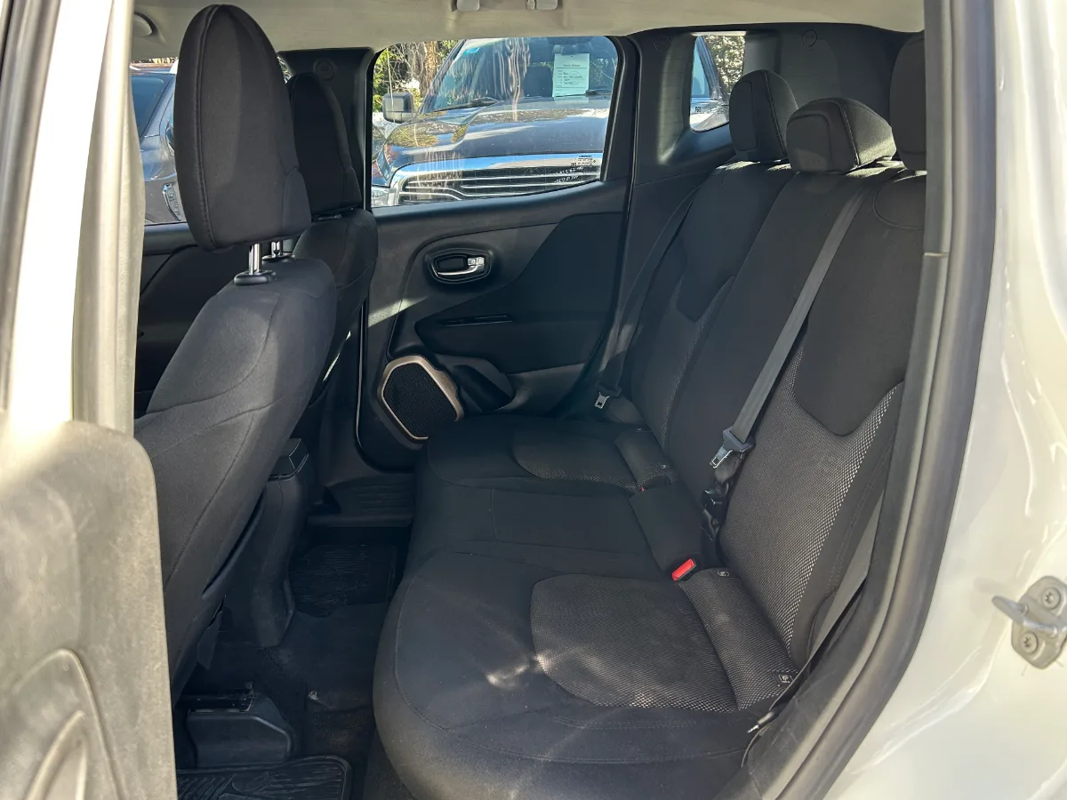 Jeep Renegade Sport 2018 — foto 9