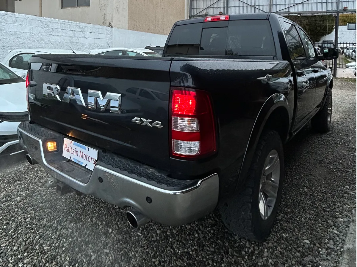 RAM 1500 Laramie 2019 — foto 3