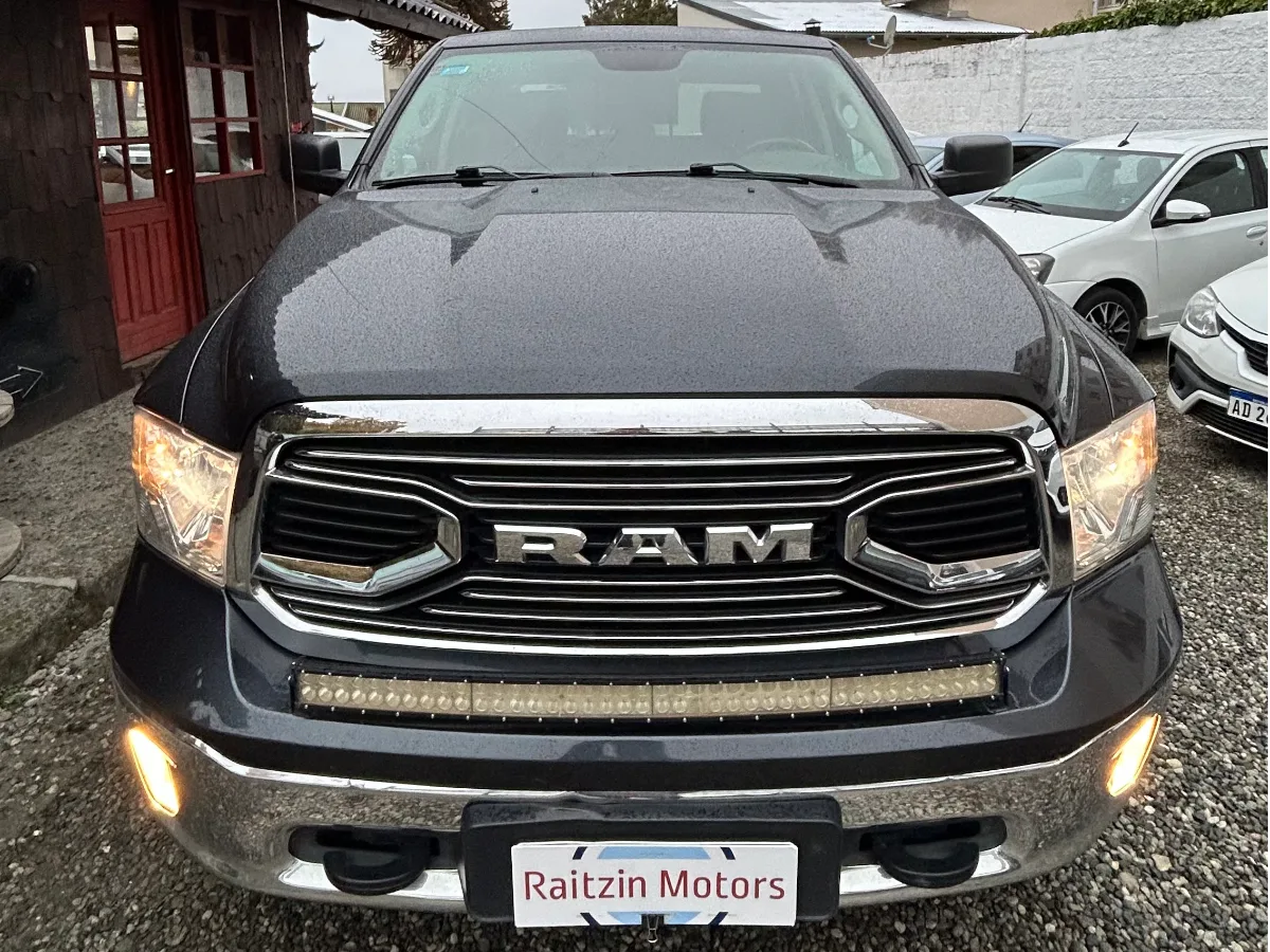RAM 1500 Laramie 2019 — foto 4