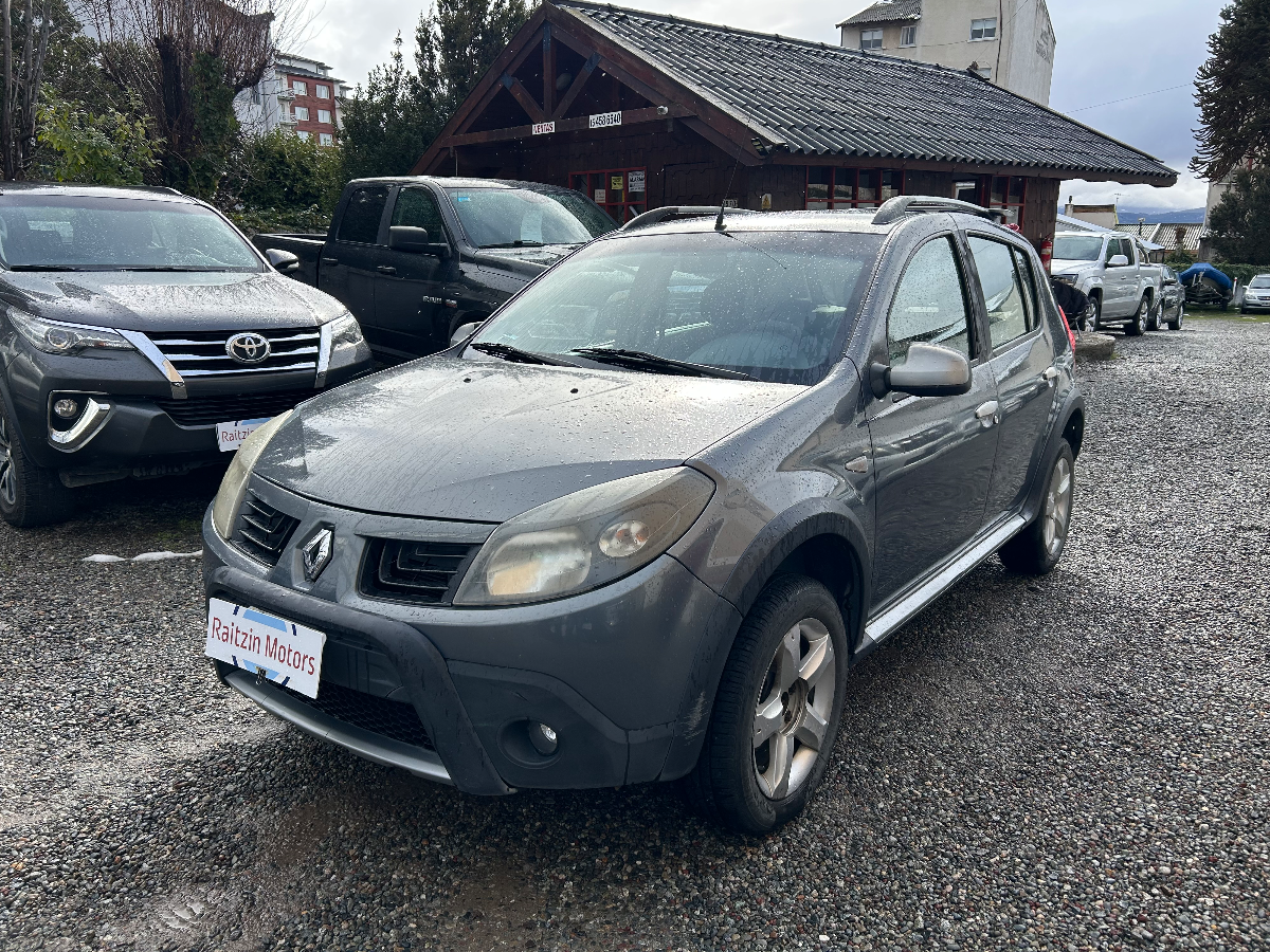 Renault Sandero Stepway 2010 — foto 2