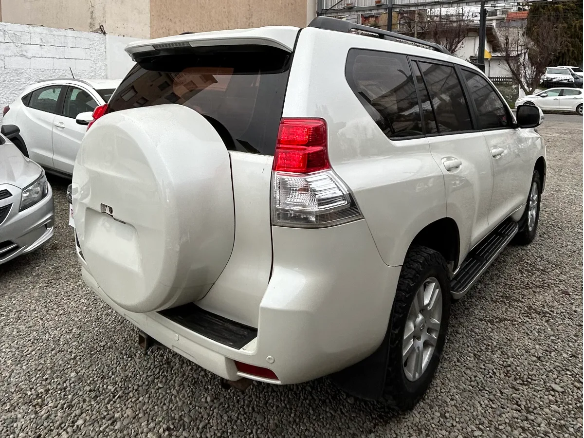 Toyota Land Cruiser Prado 2012 — foto 2