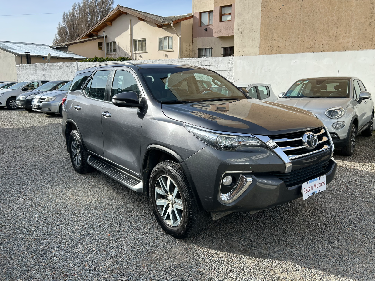 Toyota SW4 SRX FULL 2017 — Raitzin Motors Bariloche