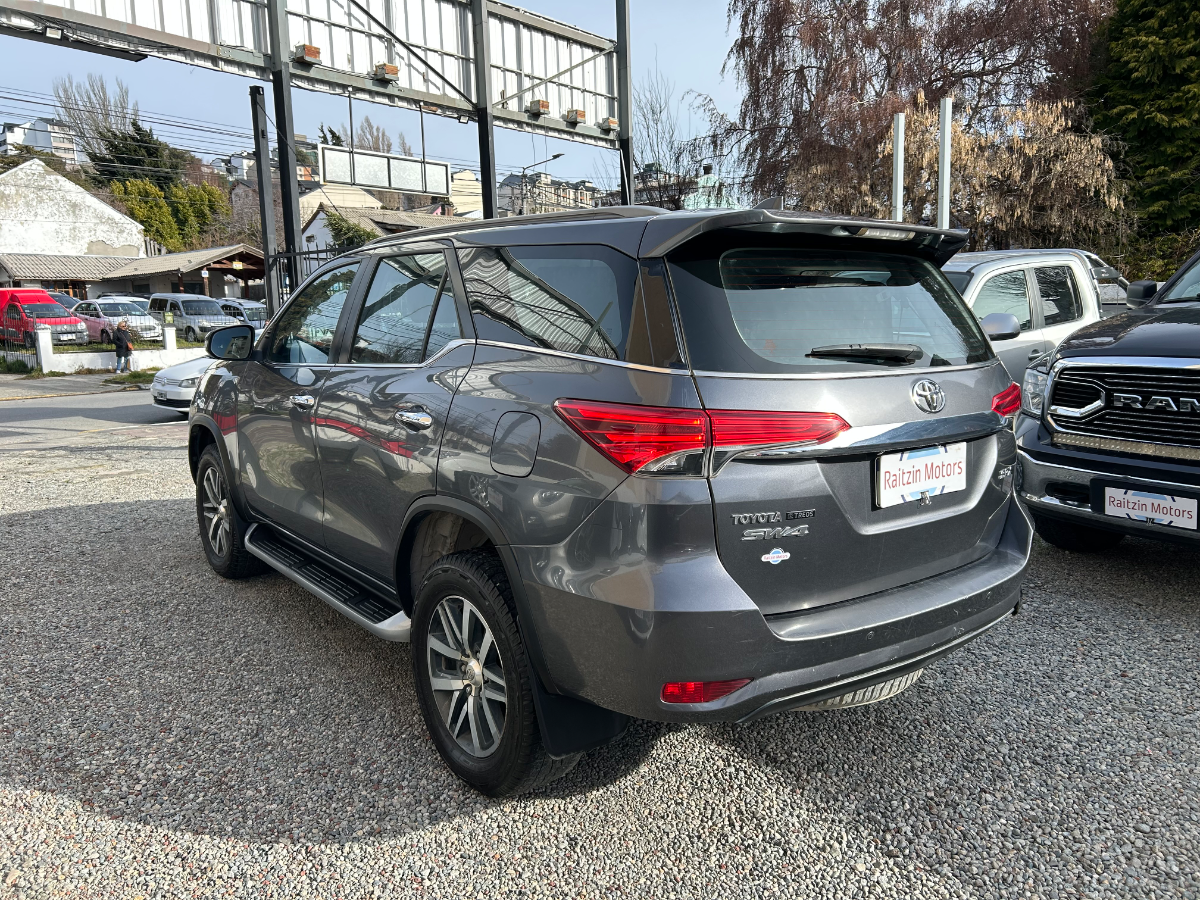 Toyota SW4 SRX FULL 2017 — foto 3